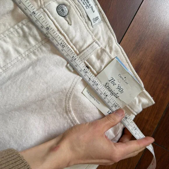 NWT Abercrombie The 90s Straight Ultra High Rise Jeans Cream Split Hem Sz 31/12R - Picture 5 of 8